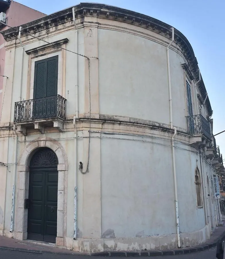 Florence Trevelyan Villa Letojanni 0*,