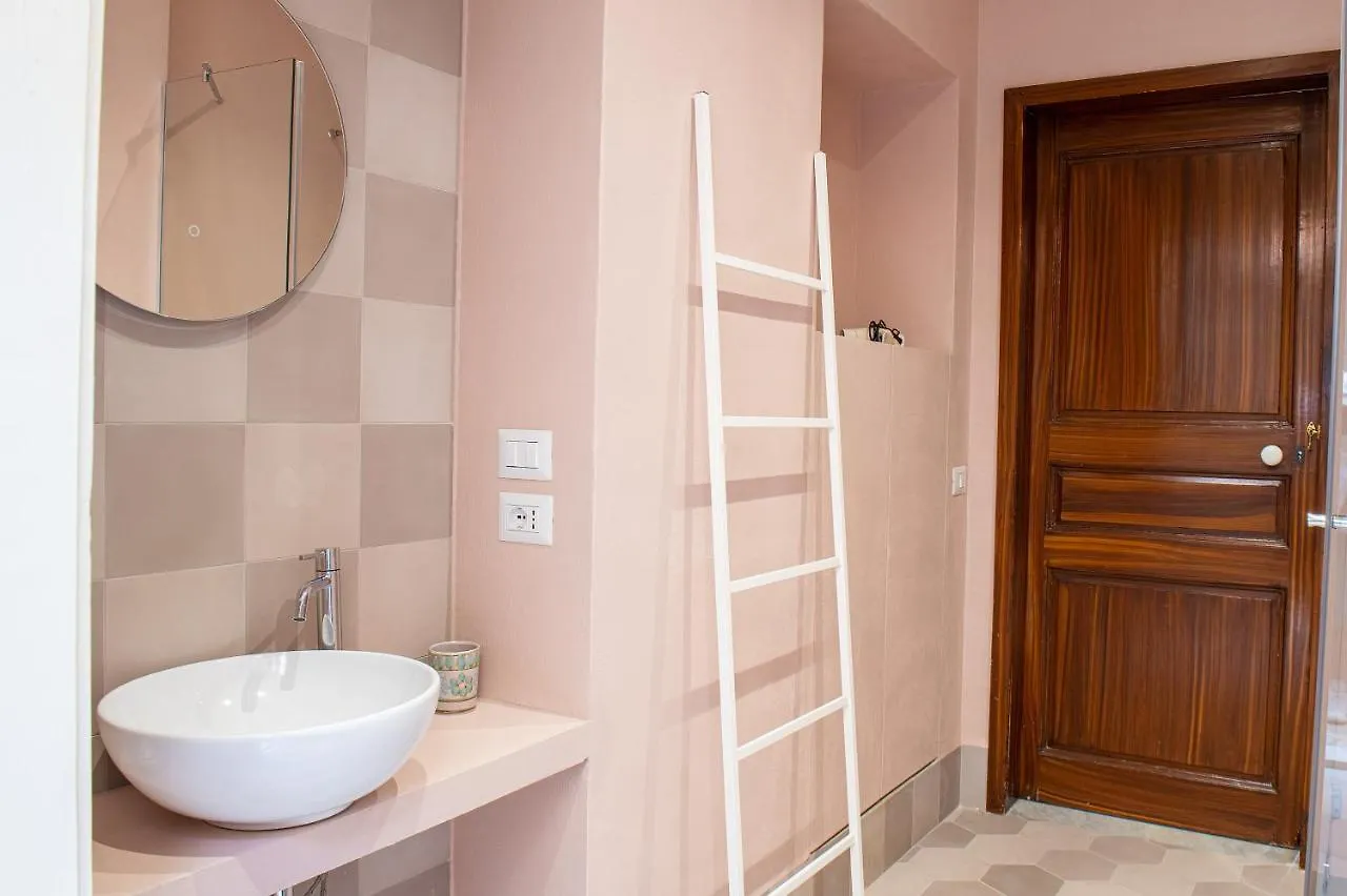 Florence Trevelyan Villa Letojanni Italia